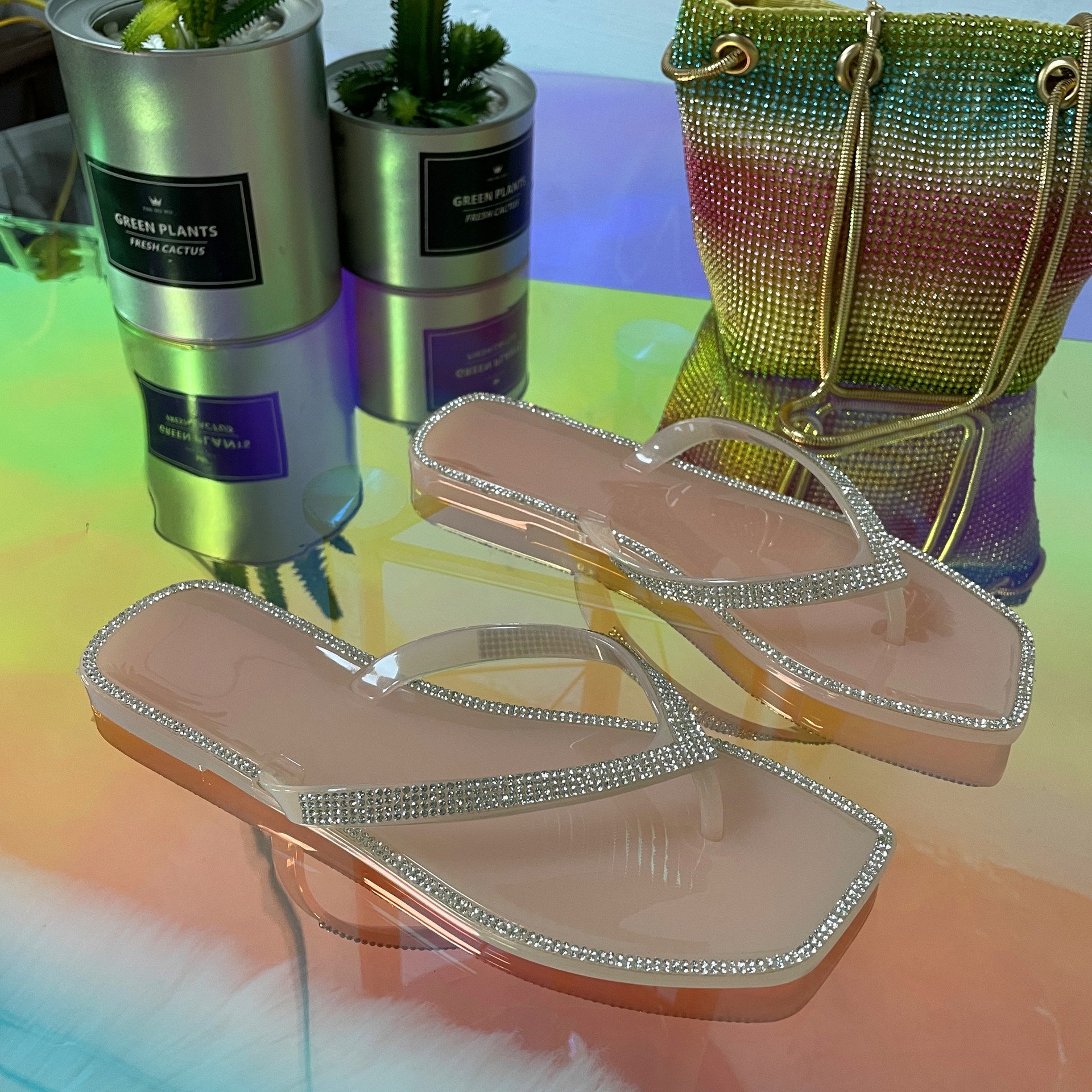 Hot Sale Rhinestone Ladies Crystal Flip Flops Beach Slides Slippers Sandals Women Thongs Jelly Flip Flops For Girl