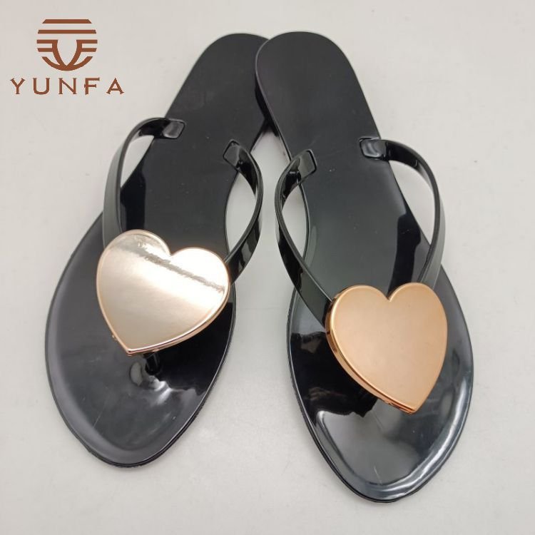Fashionable Casual Beach Slippers Jelly Sandal Platform Ladies Metal Heart Clear Flip Flops Slides Slippers For Women