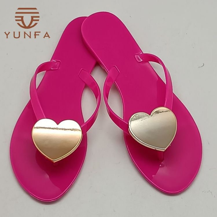 Fashionable Casual Beach Slippers Jelly Sandal Platform Ladies Metal Heart Clear Flip Flops Slides Slippers For Women