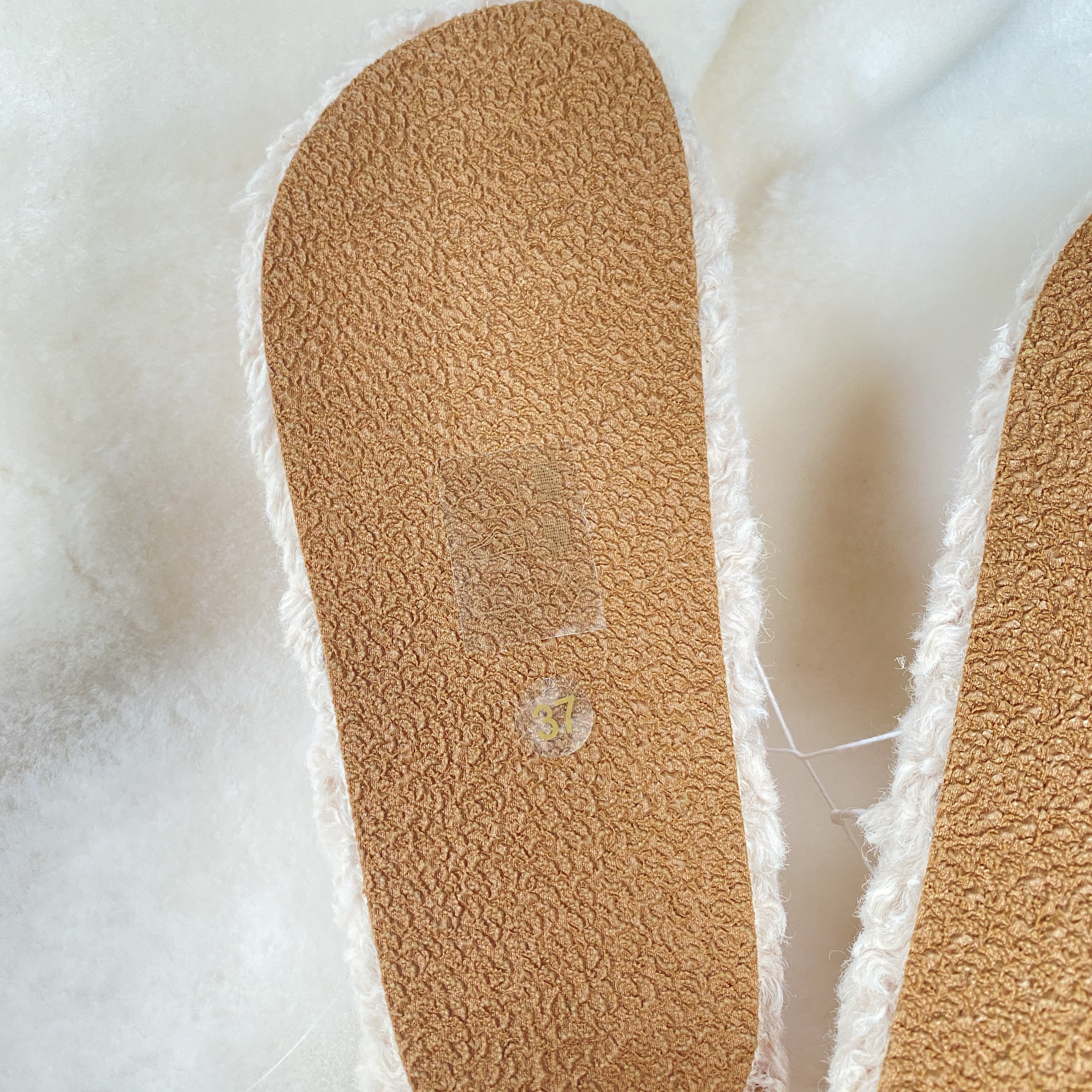Factory Price Custom Fluffy Shearling Fur Comfy Open Toe Two Band Furry Real Sheepskin Fur Slides Slippers for Women
