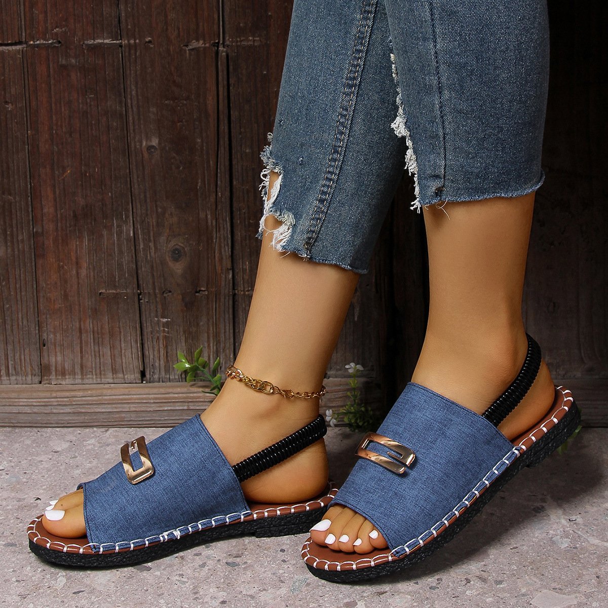 Open Toe Stylish Outdoor Beach Women's Slippers 2024 New Arrivals Wholesale Designer Sandals slippers