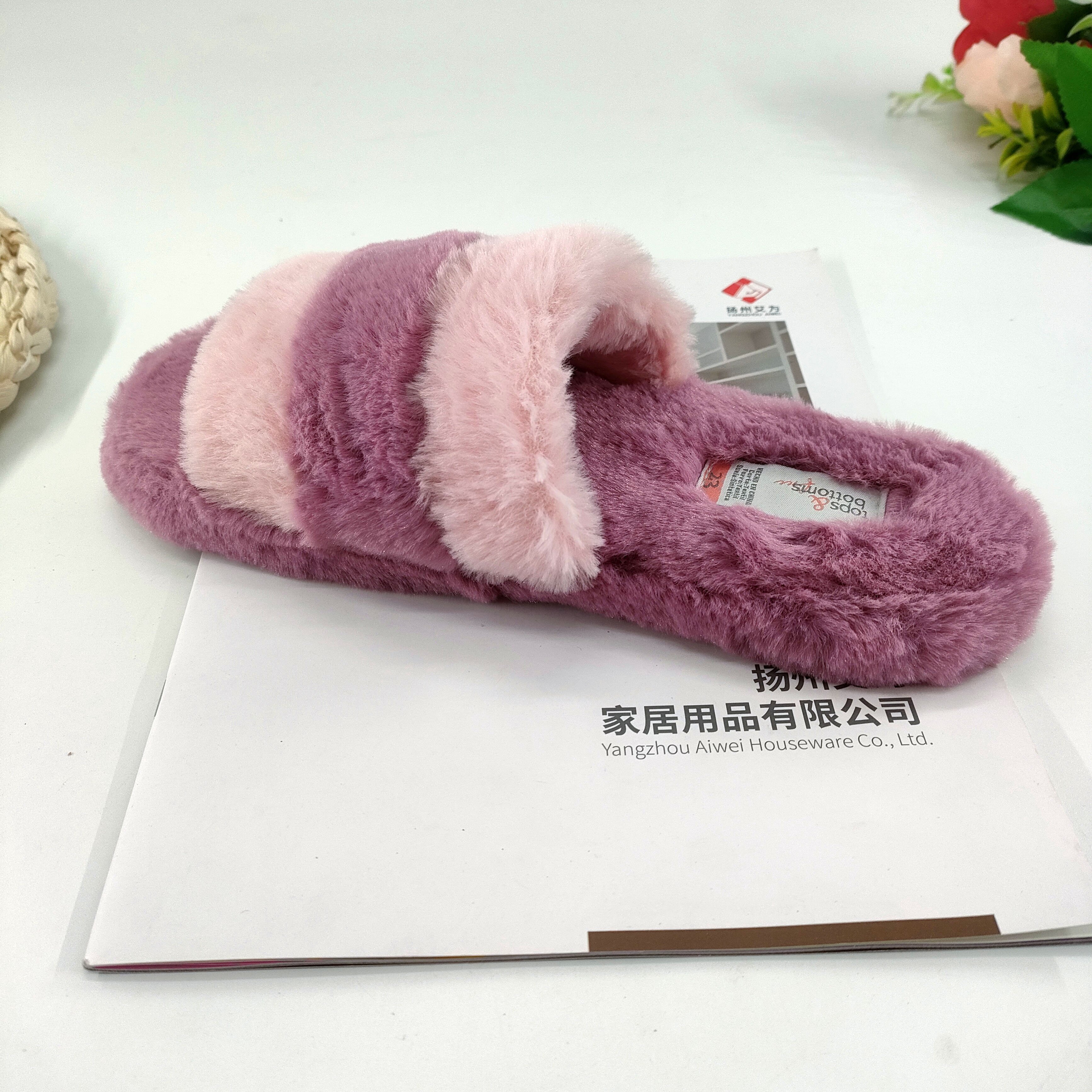 Custom Slides Slippers Fluffy Room Slippers 2024 The Best Seller Slipper For Woman
