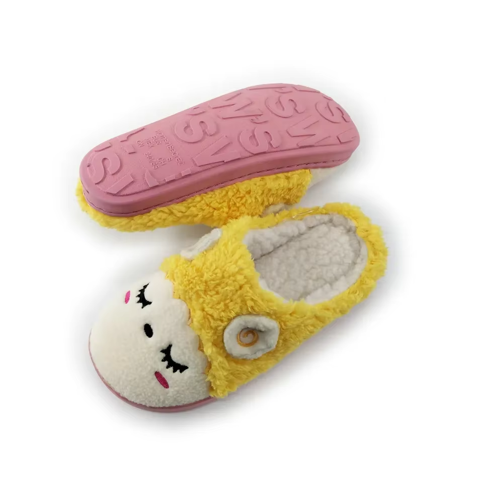 Chinese manufactures Cute Cartoon Animals Pattern Slipper Plush Soft Bottom Slides Shoes children's Sandals And Slippers