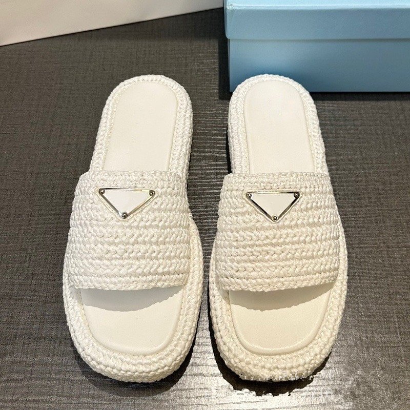 Large Size 42 Casual Famous Slippers for Women 2024 Summer Designer Slides Slippers Outdoor Thick Sole Beach Brand Women's Shoes