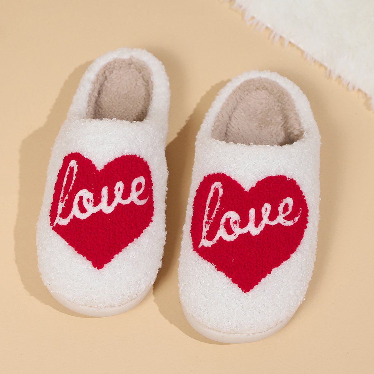 Customization Love Heart Valentine's present Household Slippers High Quality Brushy Slippers Indoor Furry Slippers