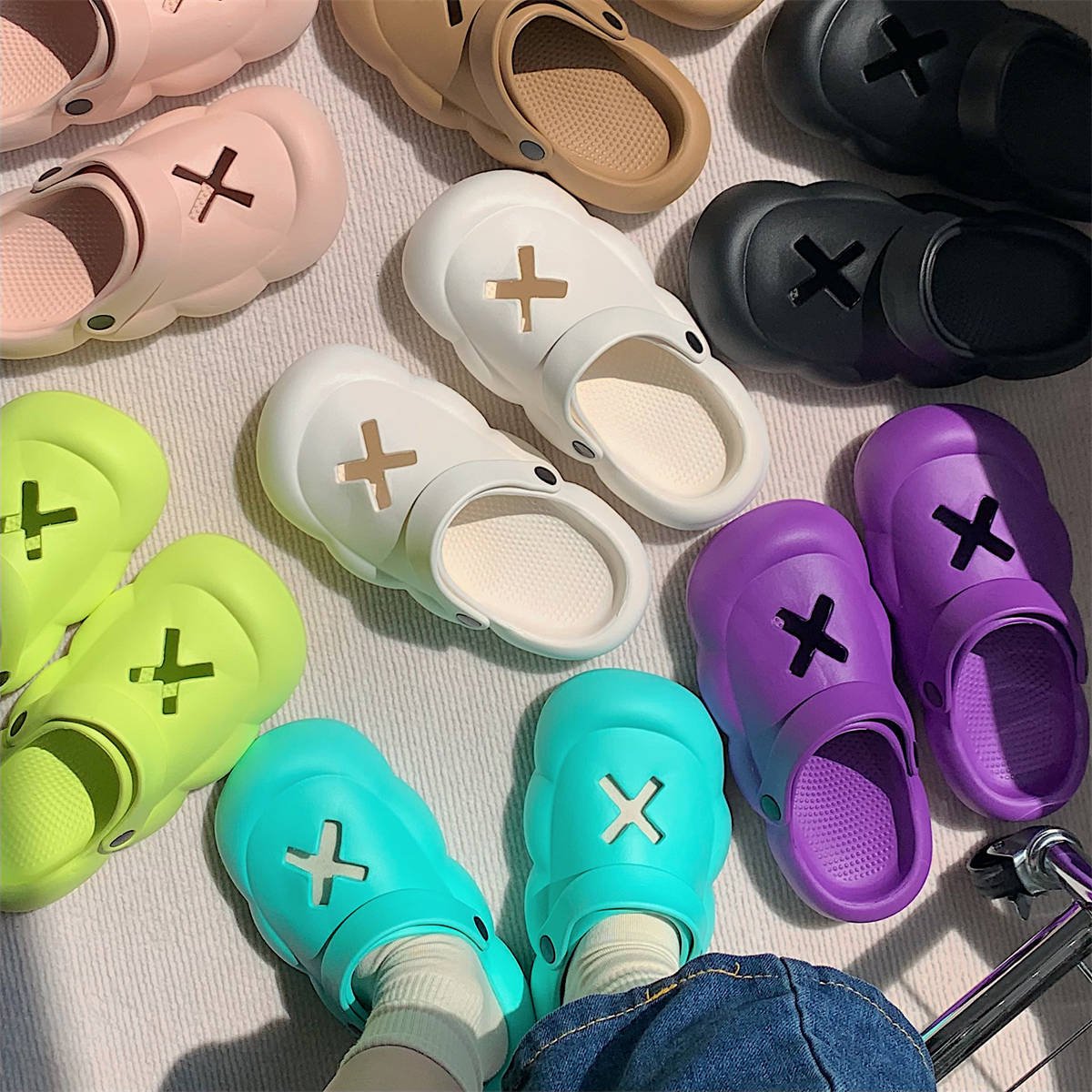 High Quality Fashion Wholesale Foam Runner Beach Bubble Men Women EVA Slides Slippers