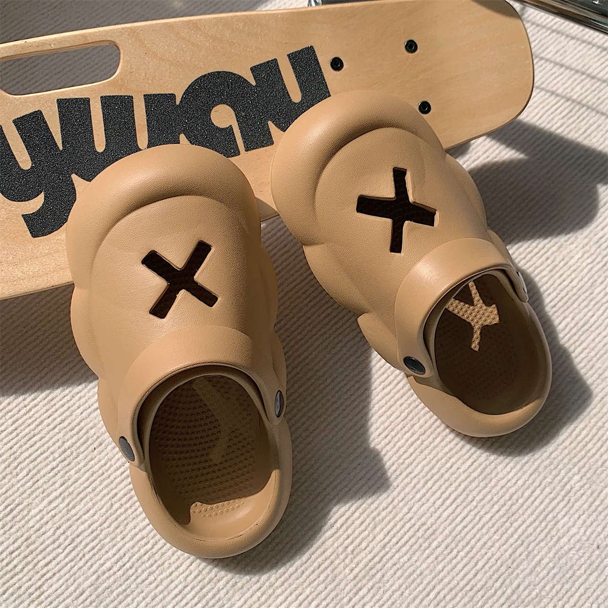 High Quality Fashion Wholesale Foam Runner Beach Bubble Men Women EVA Slides Slippers