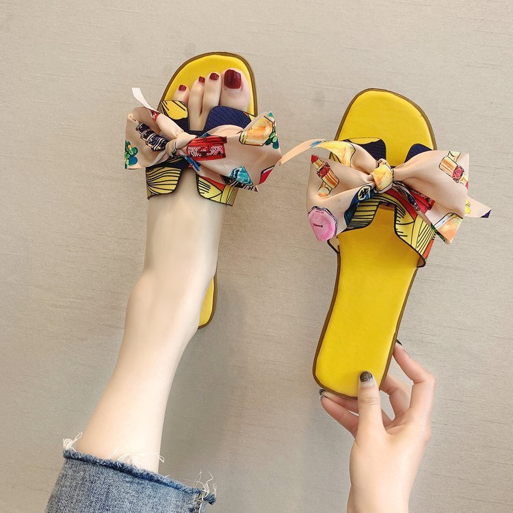 New Desgin Fashion Trend Bow Ribbon Tied Sandals Women Exquisite Flat Sandals Outdoor Slide Slippers For Women Ladies