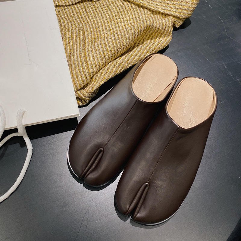 BUSY GIRL C2039 split toe shoes men women slippers mules big size 44 comfortable flat shoes for women and ladies tabi shoes