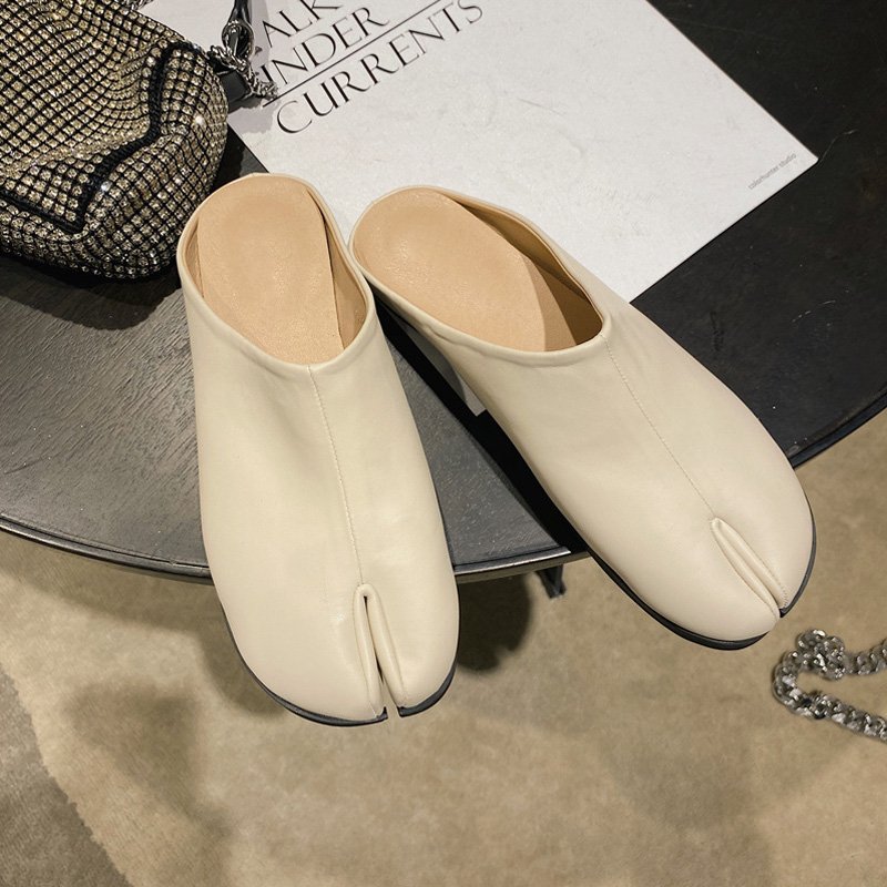 BUSY GIRL C2039 split toe shoes men women slippers mules big size 44 comfortable flat shoes for women and ladies tabi shoes