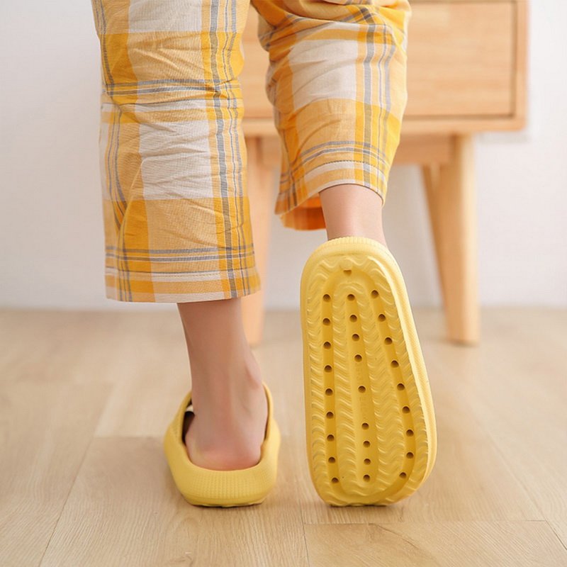 2022 light weight anti-slip Women Sandals Soft Thick Sole house slides pure color Indoor EVA slippers