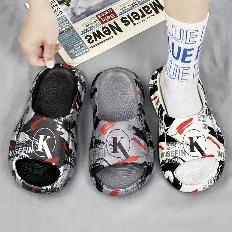 Stylish Outdoor Casual Thick EVA Slippers Footwear Shoes Slides For Men Women Beach Slides Sandals Slippers