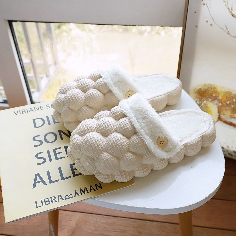 Wholesale Winter Warm Massage Men Women Furry Plush Fashion Fur Slippers Bubble Slides With Fur