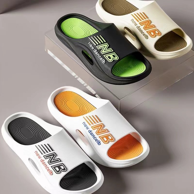 2024 New Summer Men's Sandals Driving Beach Shoes Plastic Outerwear Seaside Slides Slippers Couple Sandals
