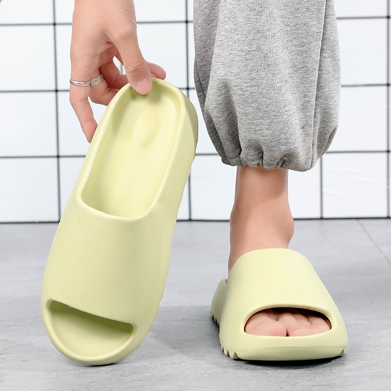 Famous Brands Unisex Beach Bubble Bath Sandals Eva Indoor Cloud Slides Thick Platform Home Men Women Slides Slippers For Summer