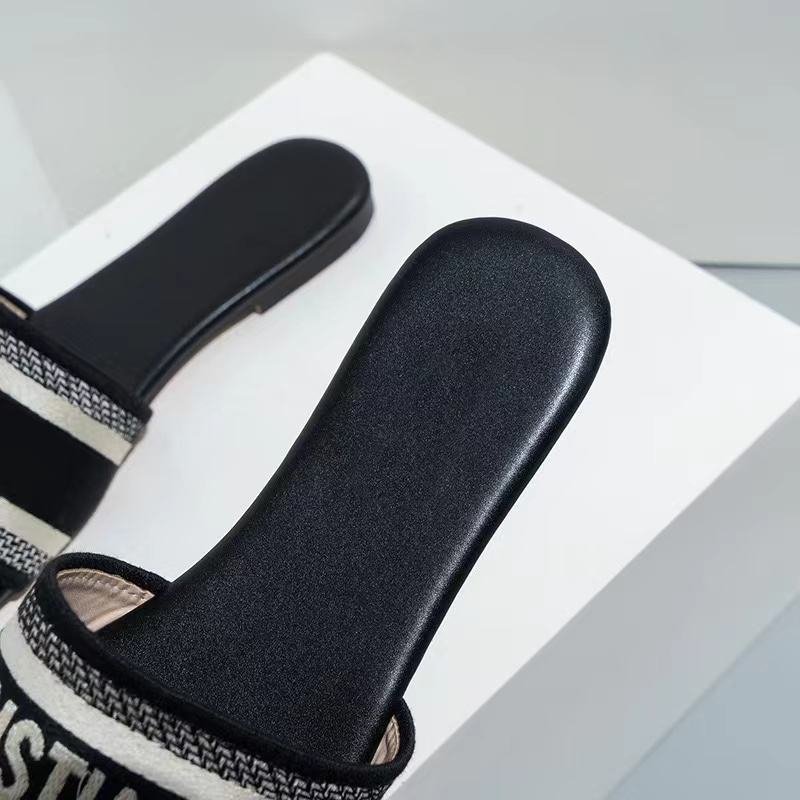 Embroidery Sandal For Women And Lady 2024 Flat Luxury Summer Women Slipper 2024 Slipper Luxury Ladies Design Slippers For Women