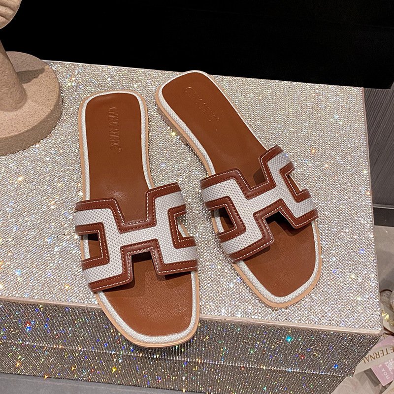 2024 High Quality Female Outdoor Sandals Slippers Ladies Elegent Flat Sandals High-end Women Slides Slippers