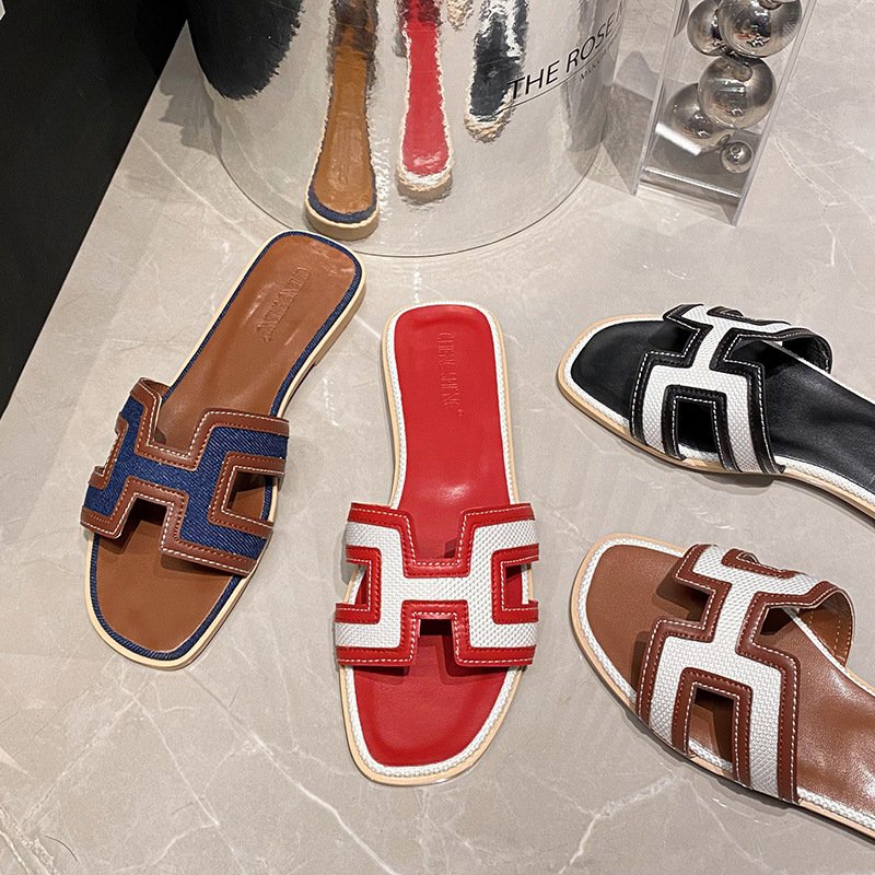 2024 High Quality Female Outdoor Sandals Slippers Ladies Elegent Flat Sandals High-end Women Slides Slippers
