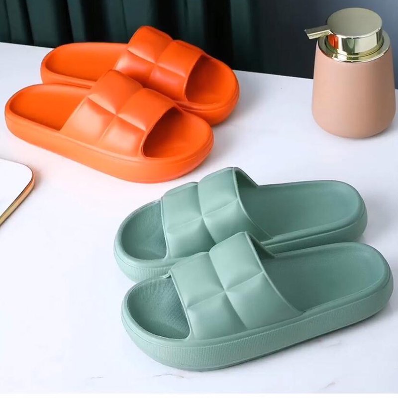 pillow slide slipper Slippers female summer indoor thick bottom bath non-slip home Kawai female slipper cute platform sandals