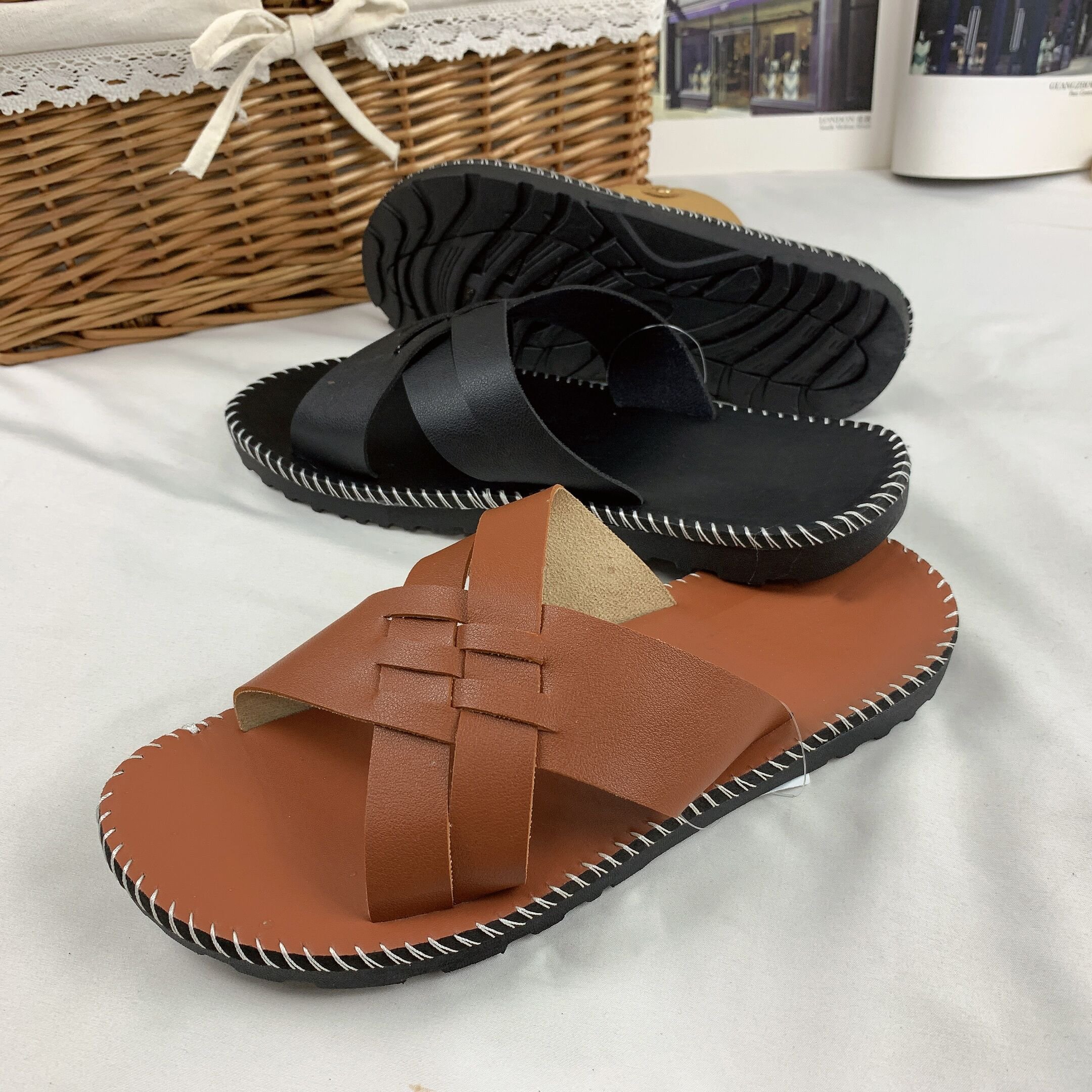 Men Slipper PU Leather Top Slide Sandal Casual Slippers Comfortable Fashion Summer Beach Slipper