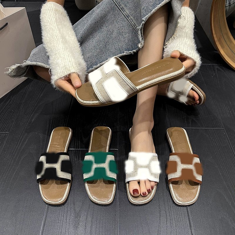 Top Selling Square Head Single Strap Casual Ladies Slippers Fashion Lightweight Open Toe Flat Sandals