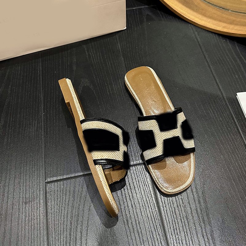 Top Selling Square Head Single Strap Casual Ladies Slippers Fashion Lightweight Open Toe Flat Sandals