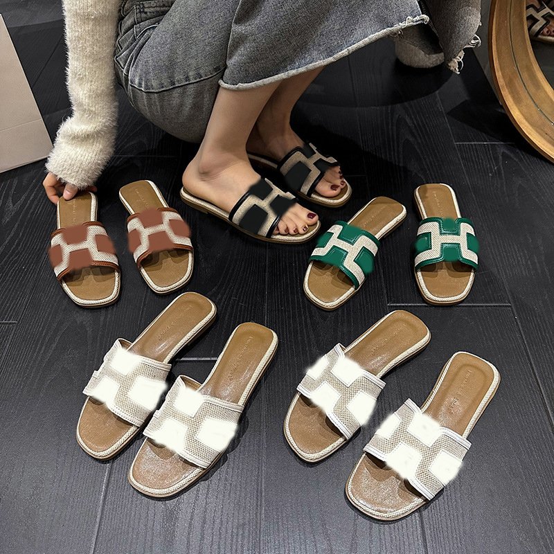Top Selling Square Head Single Strap Casual Ladies Slippers Fashion Lightweight Open Toe Flat Sandals