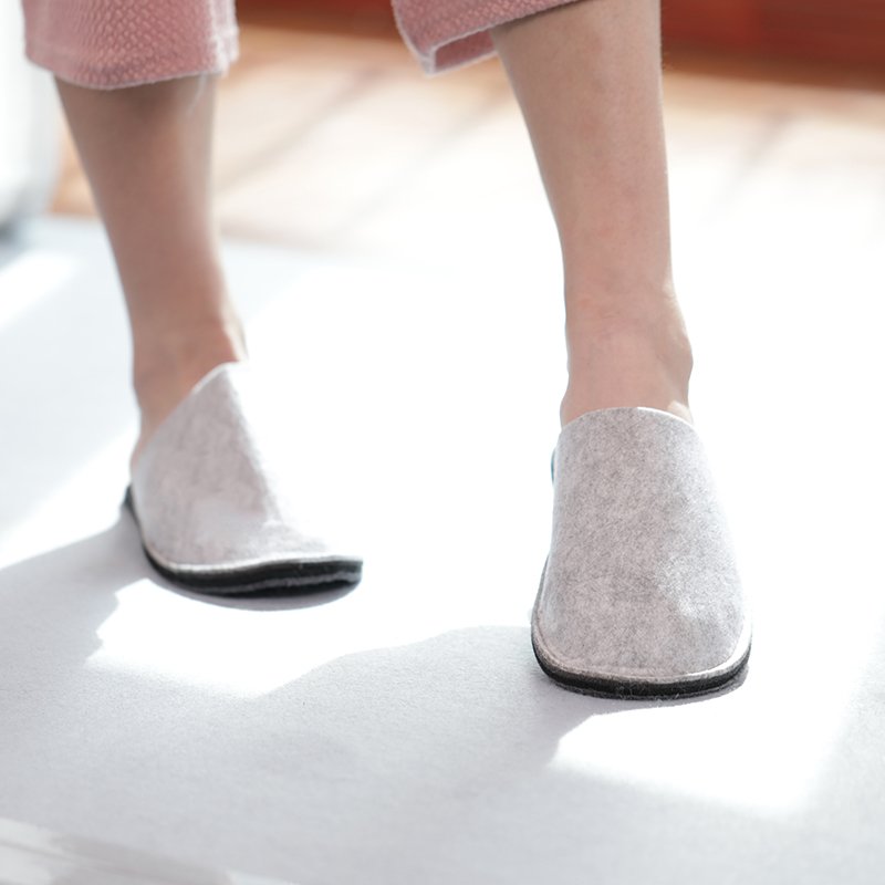 Factory cheap non-woven hotel felt slipper gray white blue in stock