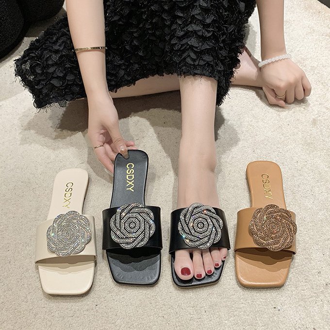 Big Size Fashion Women's PU Flat Outdoor sandals with rhinestone summer beach flat slippers for Ladies
