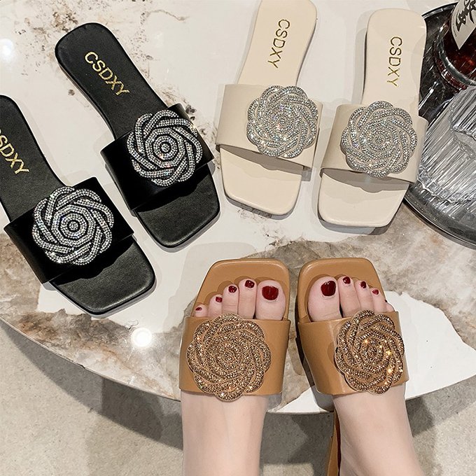Big Size Fashion Women's PU Flat Outdoor sandals with rhinestone summer beach flat slippers for Ladies
