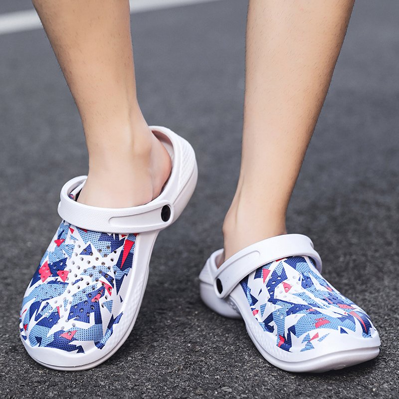 Wholesale Customize house slides slippers men sporty shoes fashion flat slipper EVA male beach summer clogs