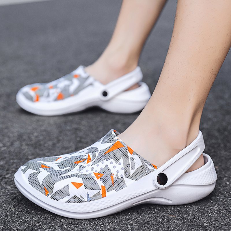 Wholesale Customize house slides slippers men sporty shoes fashion flat slipper EVA male beach summer clogs