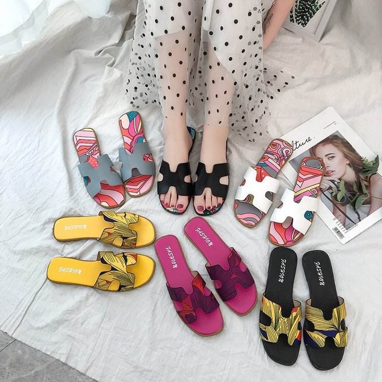 Unique Design Casual Fashion Women Flat Sandals Outdoor Soft Sole Open Toe Slide Slippers