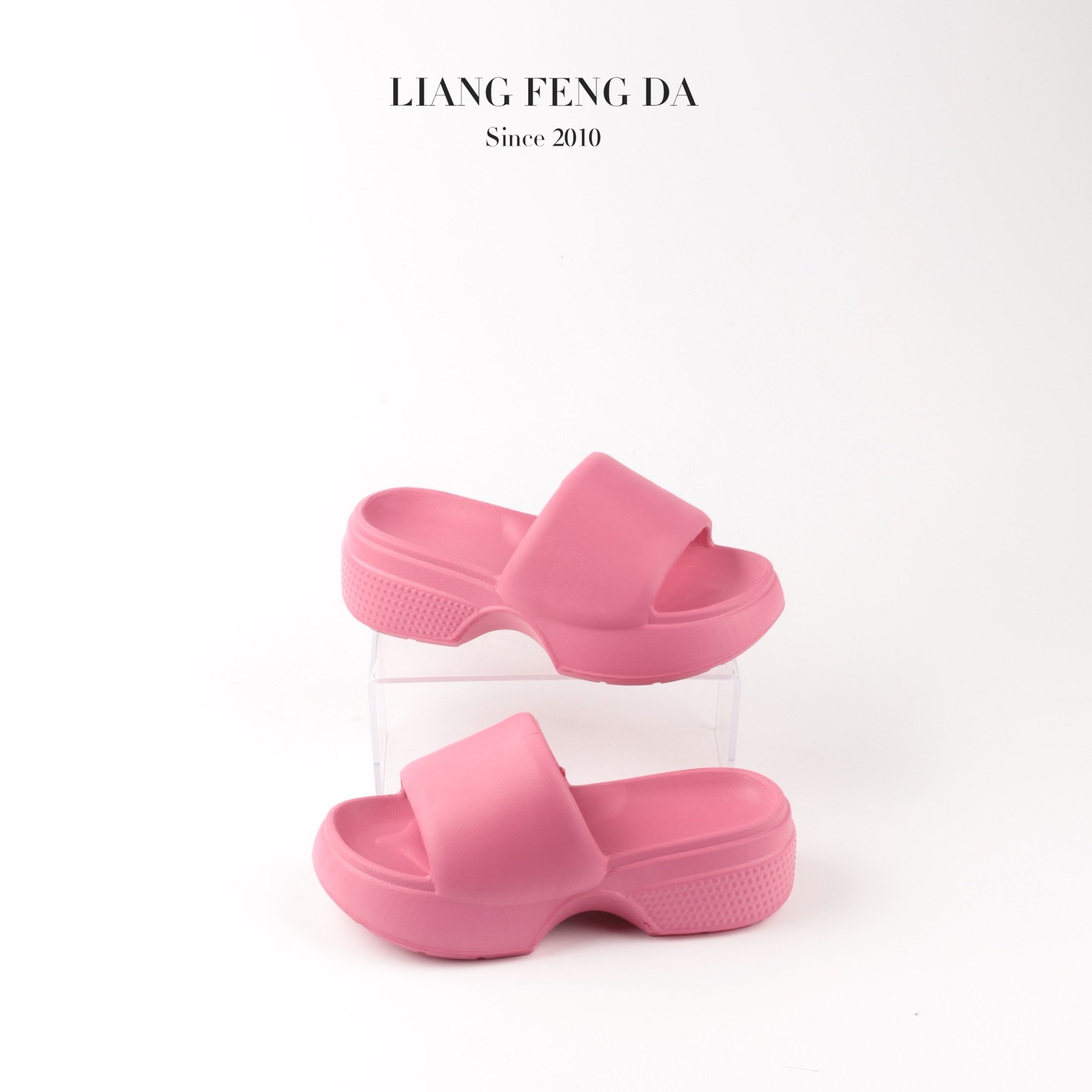 designer sandals Wholesale 2024 Summer Thick Soft Bottom Anti-Slip Indoor Outdoor EVA Slippers House Casual Women's Slides Slippers heel protection
