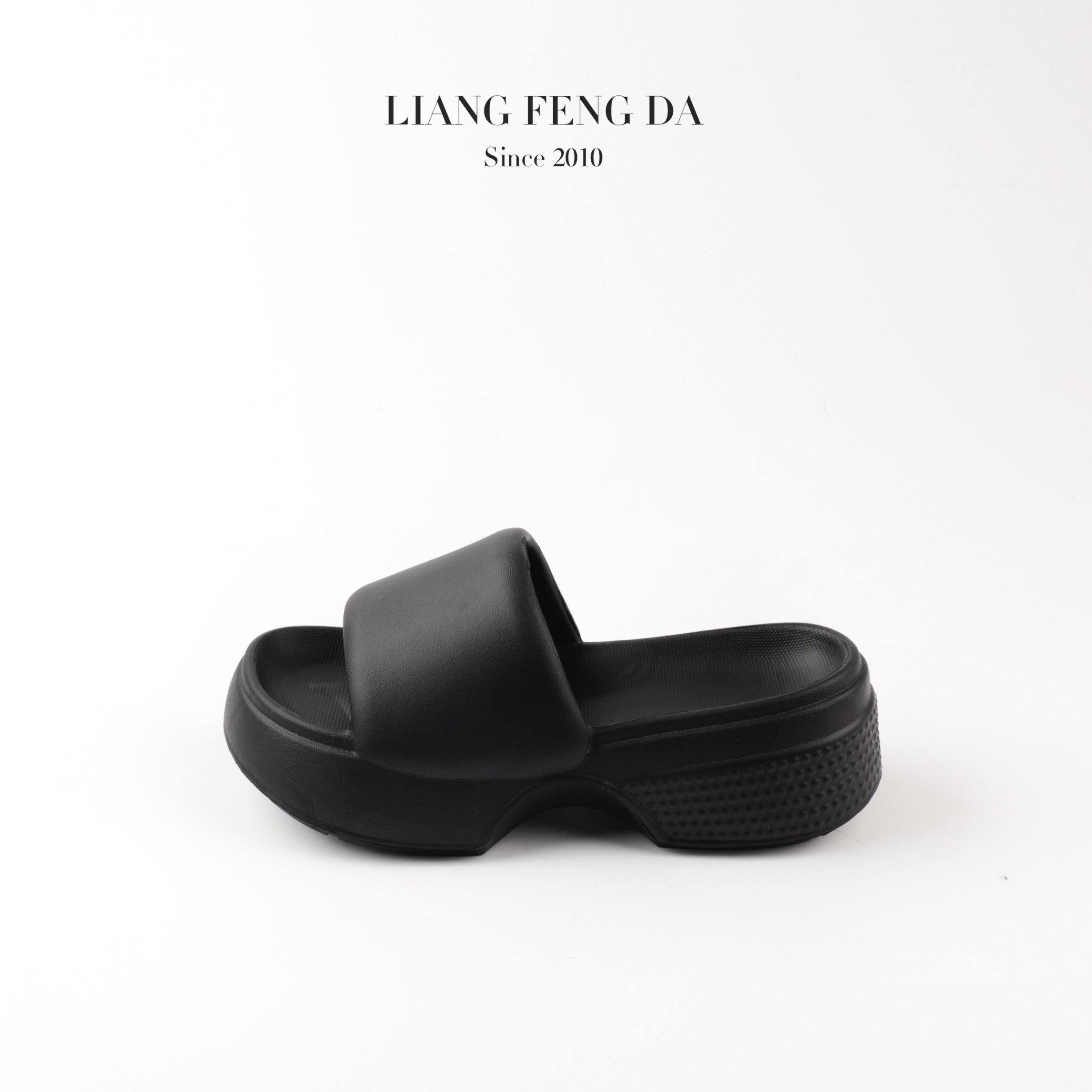 designer sandals Wholesale 2024 Summer Thick Soft Bottom Anti-Slip Indoor Outdoor EVA Slippers House Casual Women's Slides Slippers heel protection