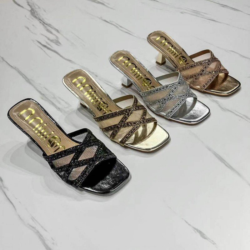 High Quality Gold Crystal Floral Floral Slide Flat Sandals for Women Shining Rhinestone Strip Beach Slippers for Summer