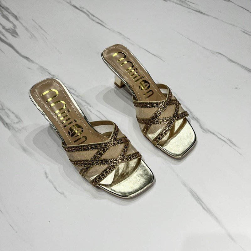 High Quality Gold Crystal Floral Floral Slide Flat Sandals for Women Shining Rhinestone Strip Beach Slippers for Summer