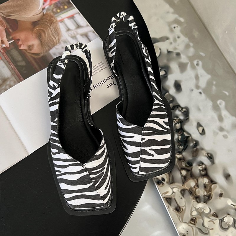 Wholesale 2024 casual square toe flat sole square heel women's shoes designer PU leather close toe women sandals