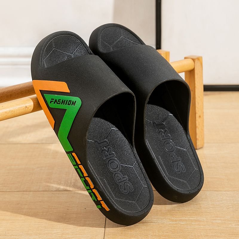 New Beach Sandals MenNon-Slip Soft Sole Thick Sole Summer Outdoor Slides Slippers
