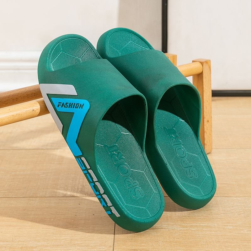 New Beach Sandals MenNon-Slip Soft Sole Thick Sole Summer Outdoor Slides Slippers