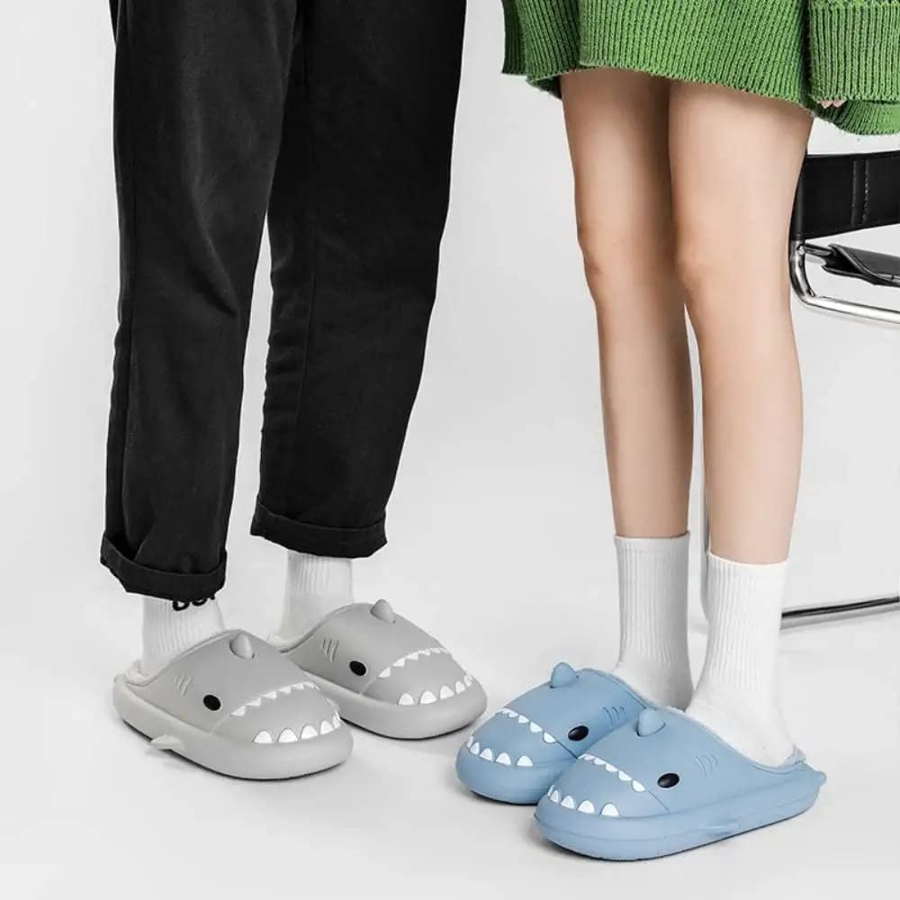 Cozy Winter Fashion House Slippers Cute Plush Shark Slides EVA Insole Fur Lining Anti-Slip Shark Slides Slipper