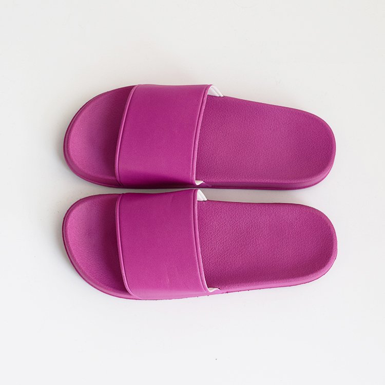 2021 New Design Custom logo Slides Sandals With Logo PVC Beach Bath Slippers For Women And Men