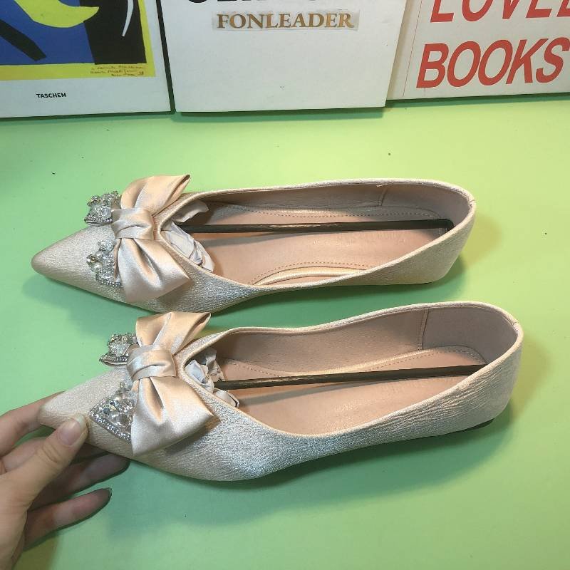 Large Size 43 Closed Point Toe Ladies Bow Slippers Outdoor Flat Loafer Pointed Toe Mules Slides Footwear