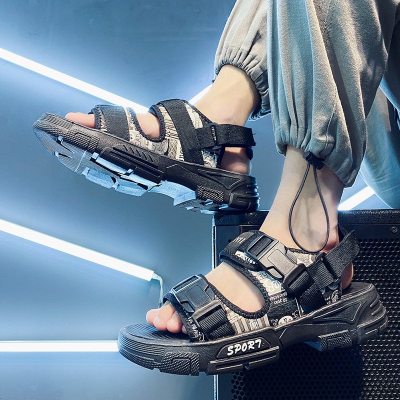 2024 Factory Wholesale Low Price Shoes Summer New Leisure Trend Personalized Men Beach Sports Sandals For Men