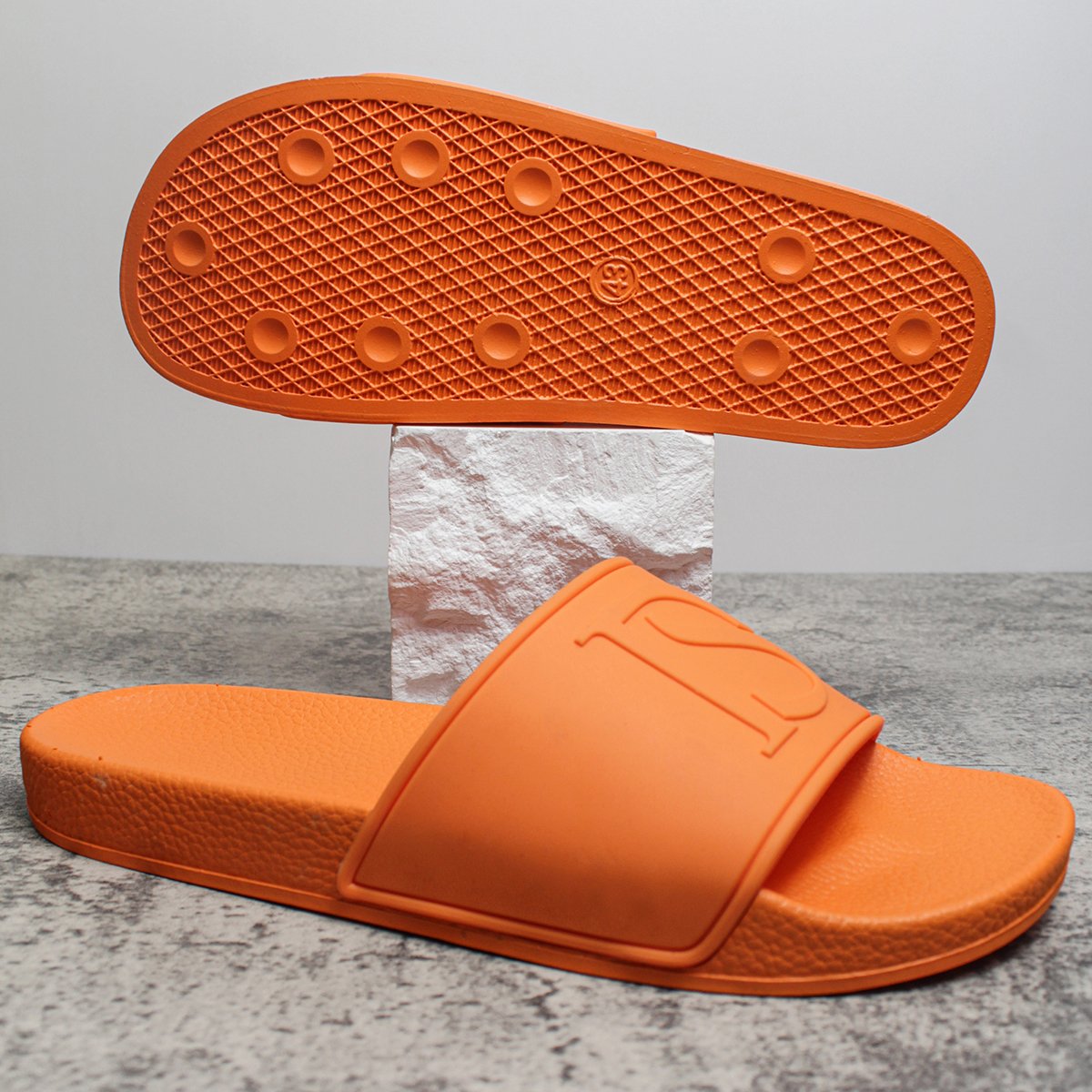 2023 fast delivery hot sale custom fashion color girl slides slippers footwear for women