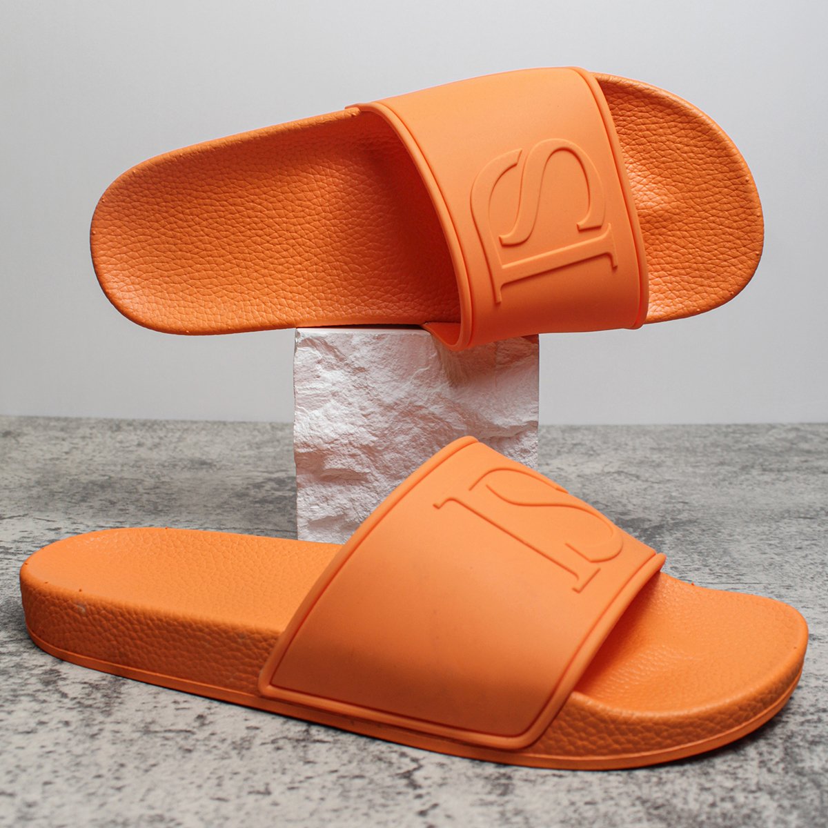2023 fast delivery hot sale custom fashion color girl slides slippers footwear for women