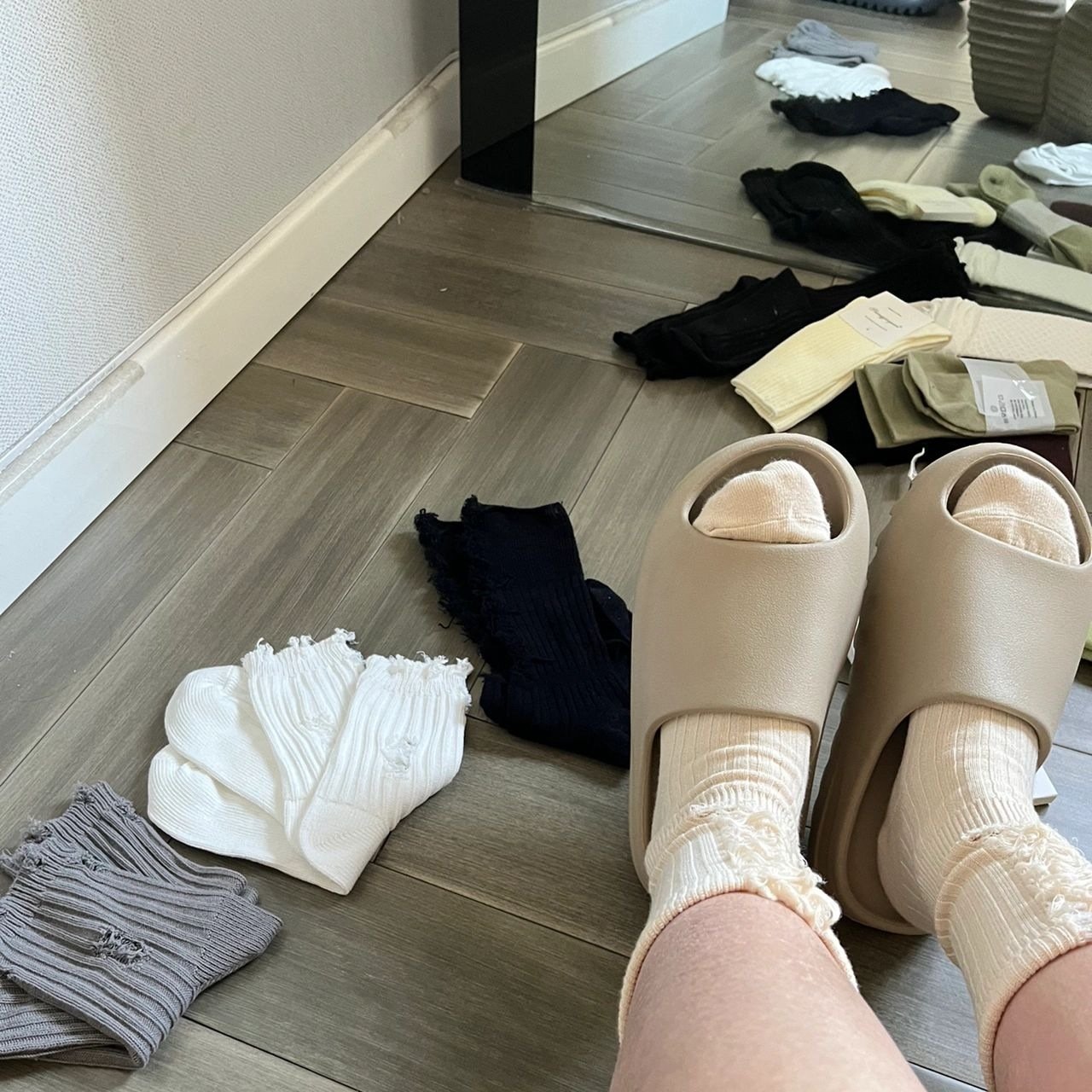 Low Moq Customization Zapatilla Open Toe Eva Memory Foam Cloud Slides Footwear Colorful Shoe Slides Slippers For Women Men