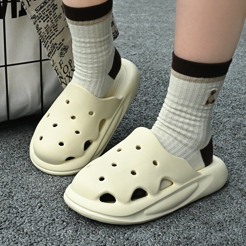 Slide Slippers Outdoor Beach Ant-collision Sandals Unisex Slides Garden Shoes Bathroom Indoor Clogs for Women and Men EVA