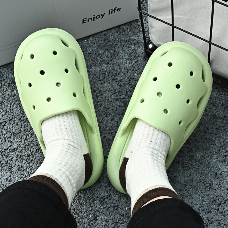 Slide Slippers Outdoor Beach Ant-collision Sandals Unisex Slides Garden Shoes Bathroom Indoor Clogs for Women and Men EVA
