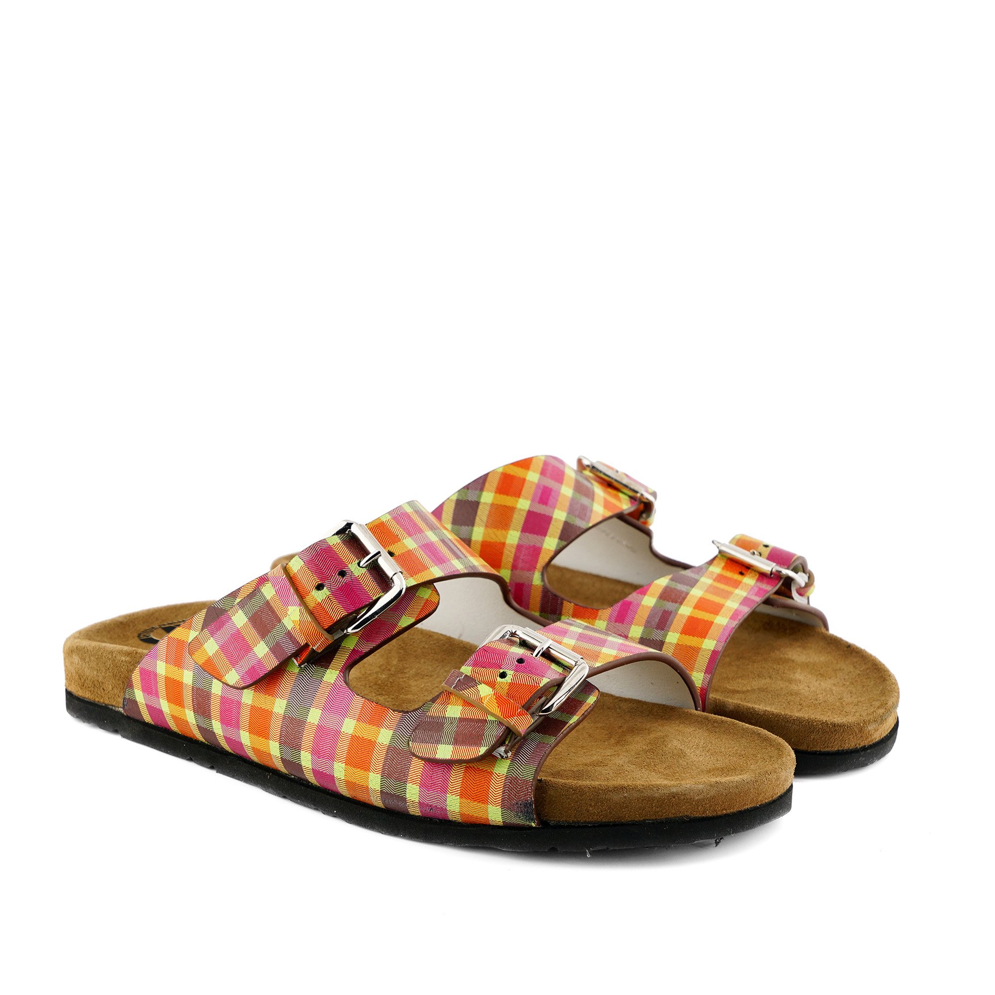 HIGH QUALITY SLIPPER ANATOMIC FUSBET COVERED IN SUEDE. GEOMETRICAL DIGITAL PRINTED. CONFORTABLE NON-SLIP SOLE BLACK COLOR